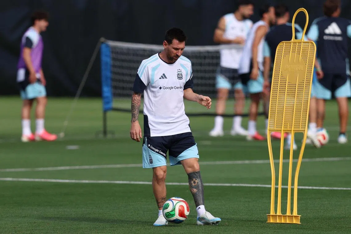 Argentina rally around 'competitive animal' Messi ahead of World Cup opener