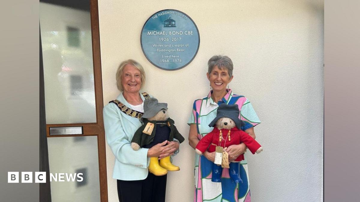 Blue plaque unveiled at home of Paddington creator