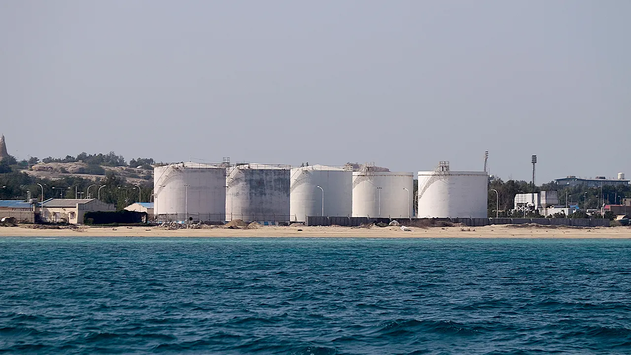 US could take Iran’s main oil export hub ‘at a time of our choosing,’ Jack Keane says