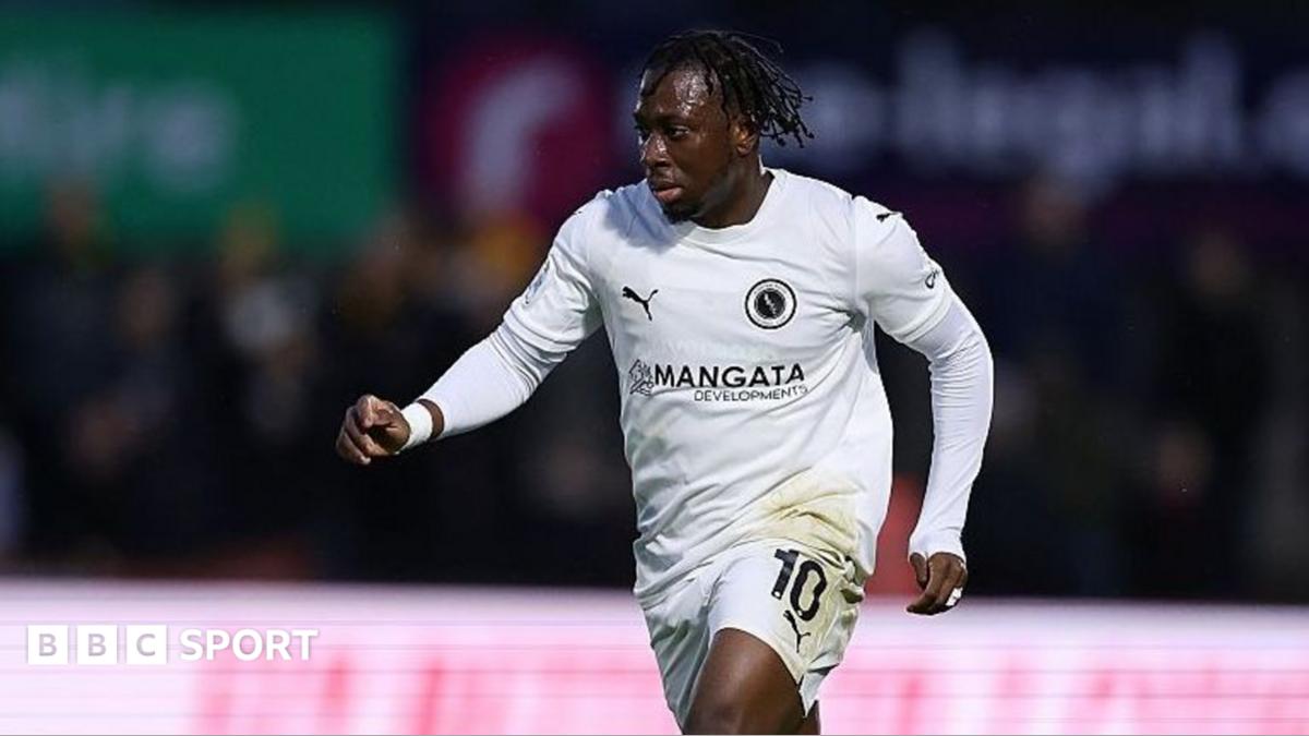 £1.5m-rated Abdulmalik asks to leave Boreham Wood