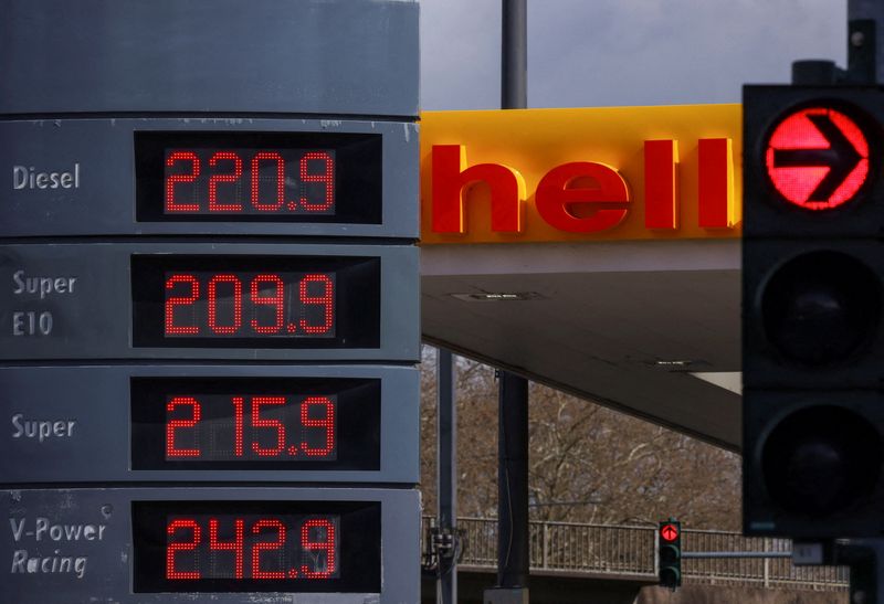 Soaring fuel prices drive German far-right calls for a turn back to Russia