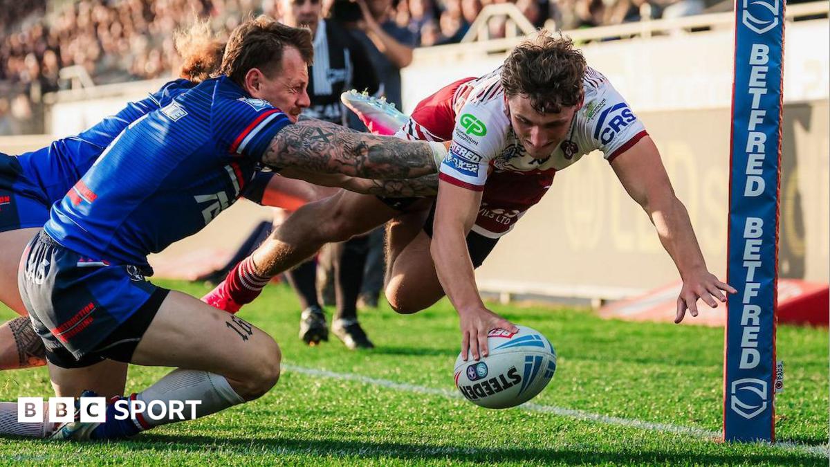 Hodkinson scores four tries as Wigan beat Wakefield