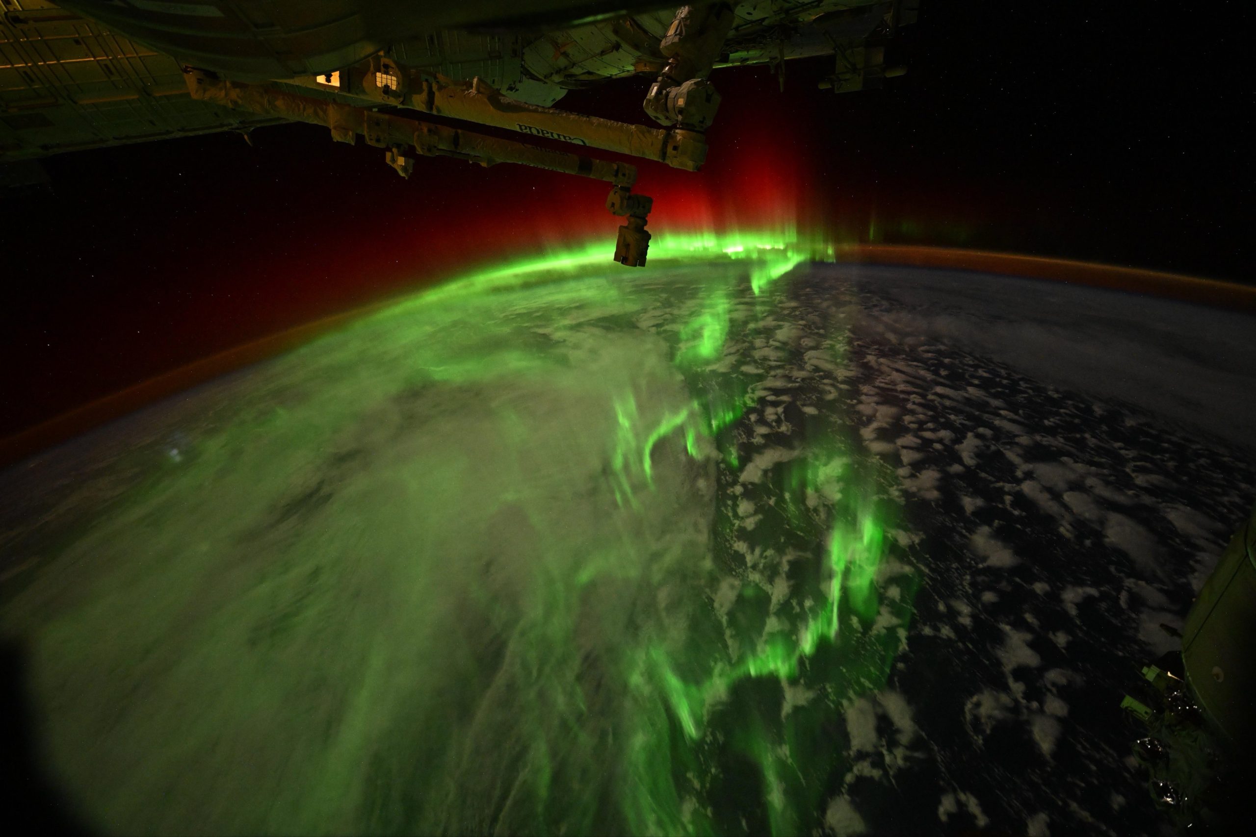 Astronauts Aboard SpaceX Dragon Capture Stunning Aurora from Space [PHOTO]
