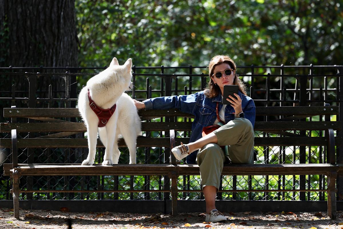 Amazon discontinuing support for older Kindles. See affected models.