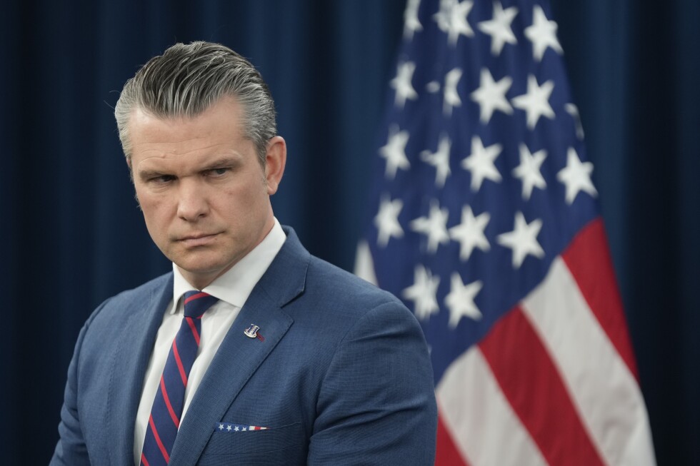 Pentagon blocks photographers from Hegseth's briefings on the Iran war