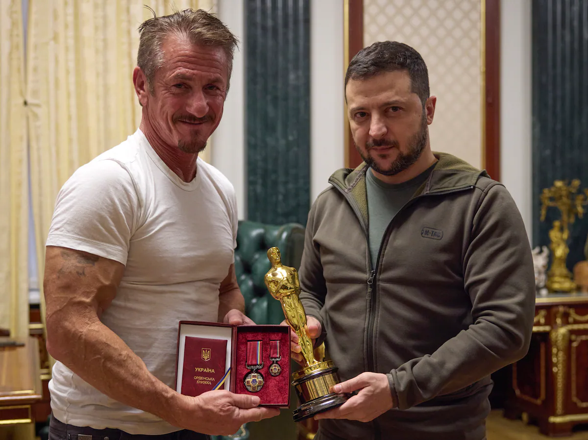 Sean Penn cambia los Oscar por una visita a Ucrania
