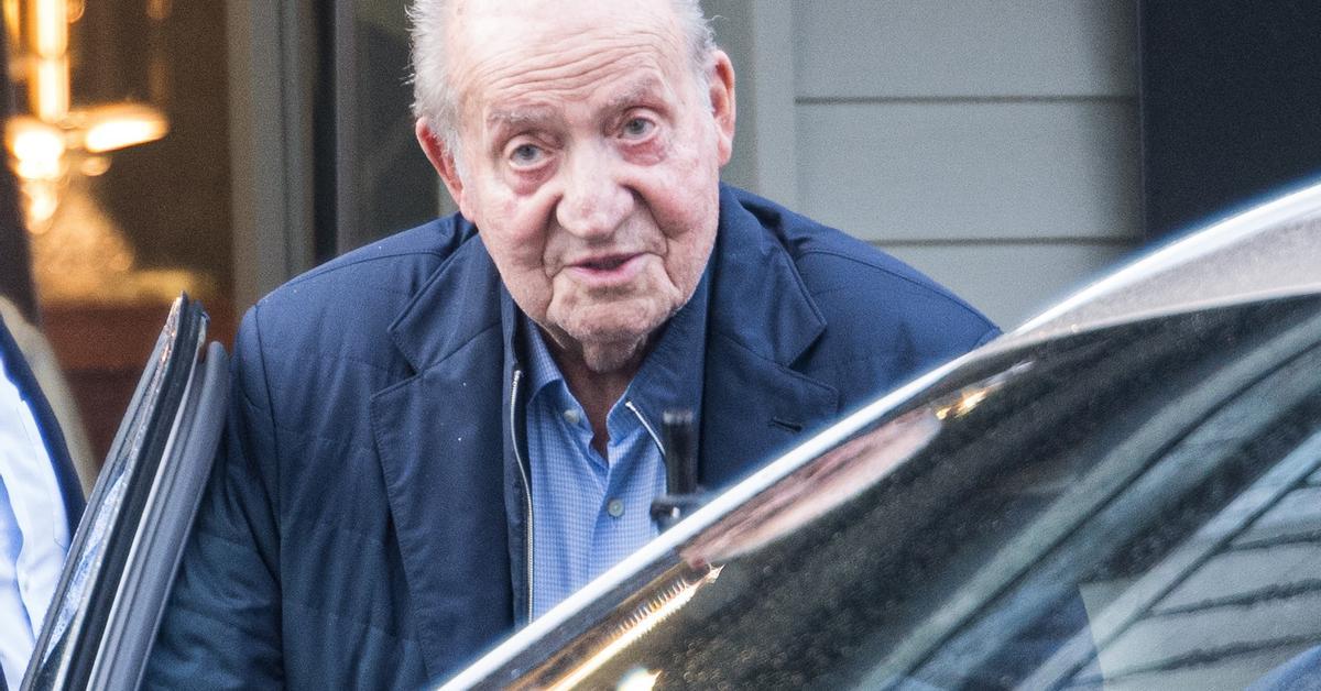 Feijóo calls for Juan Carlos I to return to Spain after the declassification of the 23-F coup attempt