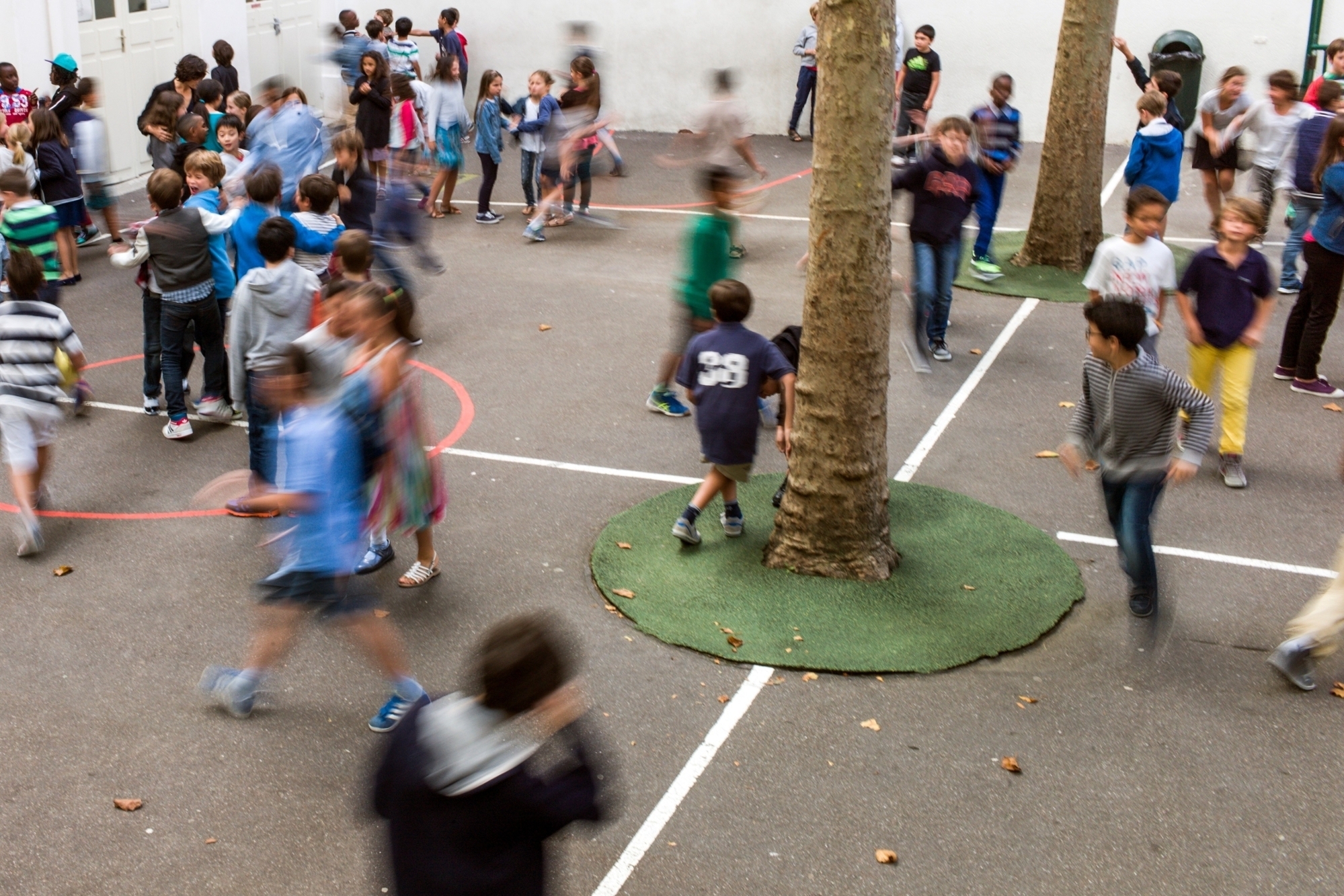 Trois hommes, dont deux animateurs, interpellés pour agressions sexuelles sur douze enfants dans des écoles à Paris