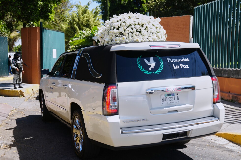 Jalisco cartel leader 'El Mencho' buried in a golden casket in a Guadalajara cemetery