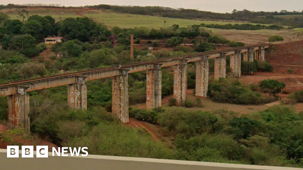 Brazil woman dies after rope-jumping instructors fail to attach cord