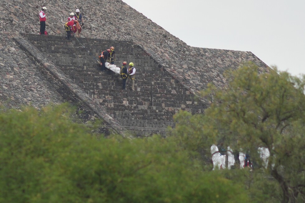 Gunman shoots several tourists at historic pyramids in Mexico, killing a Canadian