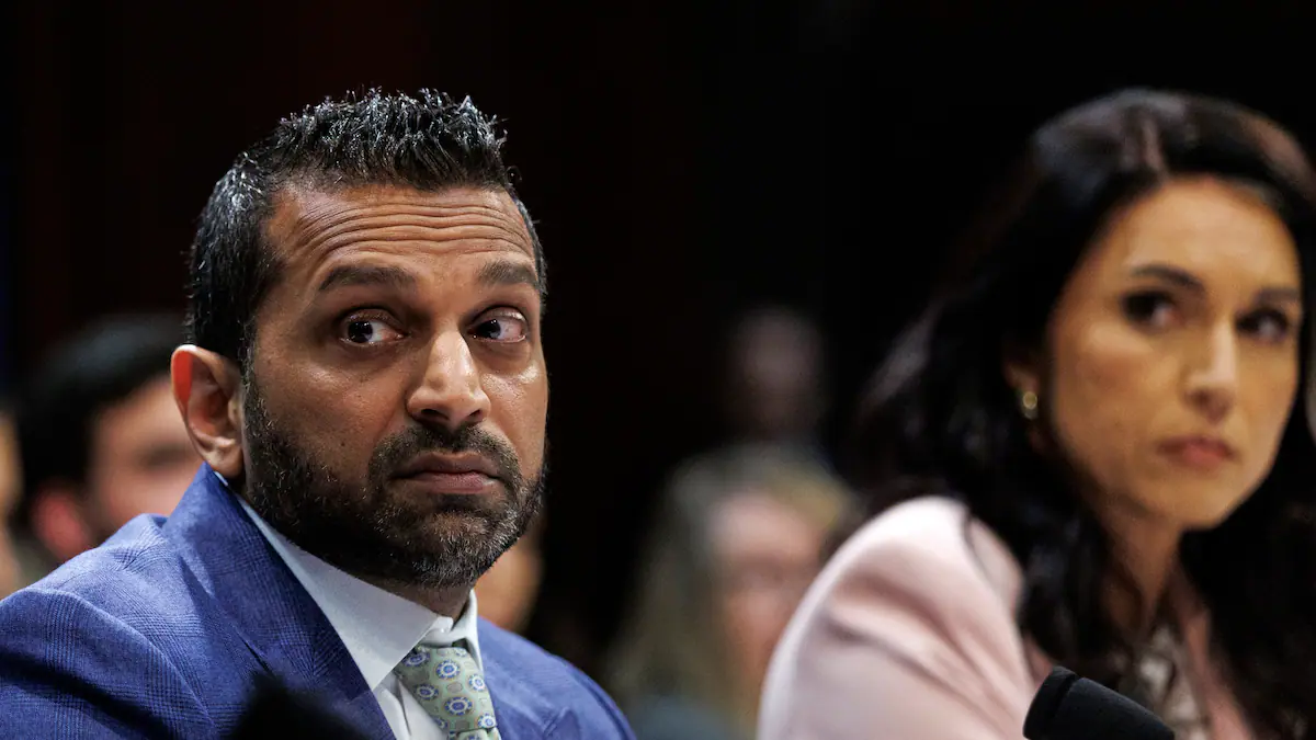 Un grupo de piratas informáticos vinculados a Irán hackean el correo electrónico del director del FBI