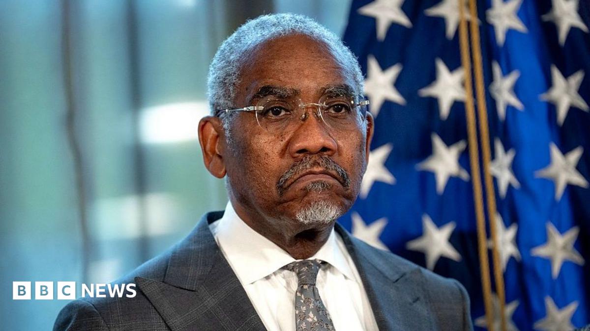 Top Democrat opposes US sale of heavy bombs to Israel