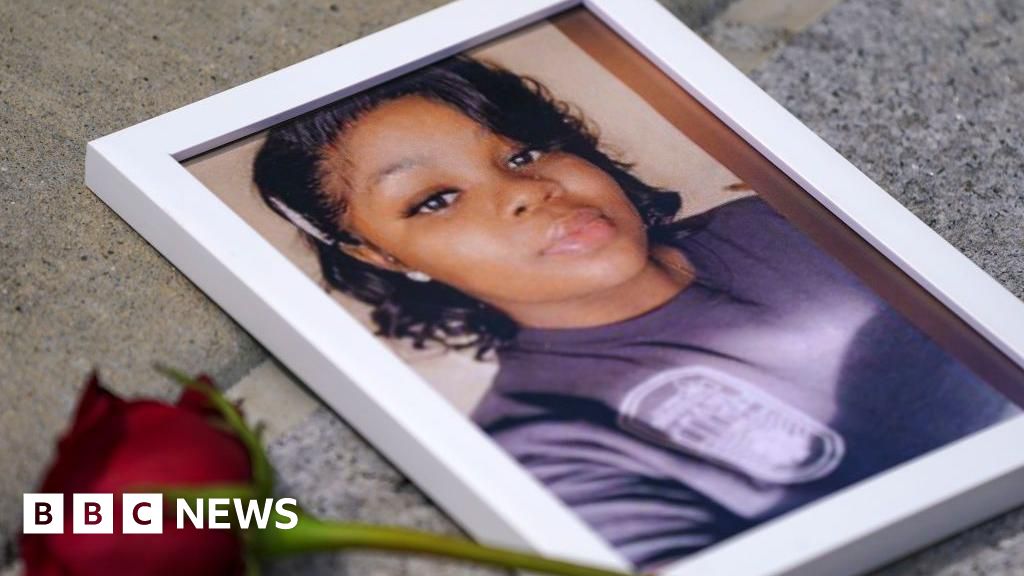 Justice department seeks to dismiss charges against ex-officers over Breonna Taylor raid