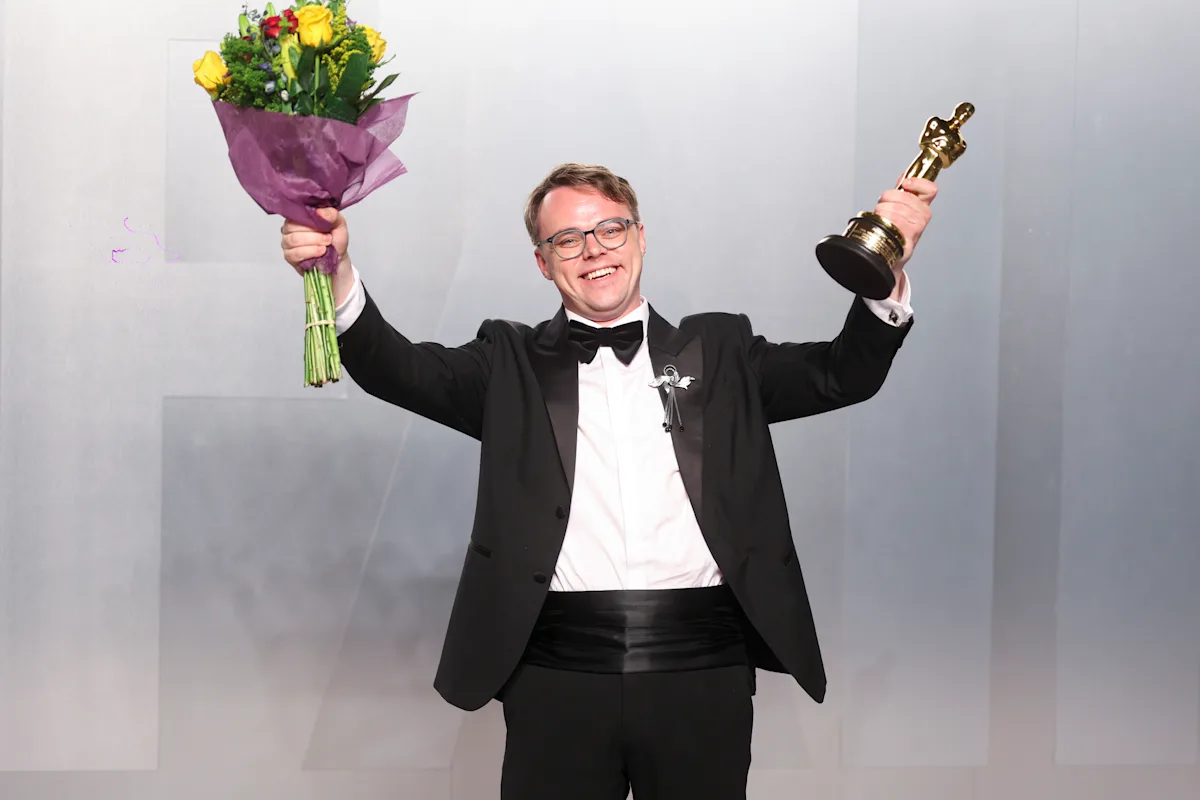 Academy Award Winner’s Oscar Missing After TSA Refuses To Let Him Board Flight With It [Video]