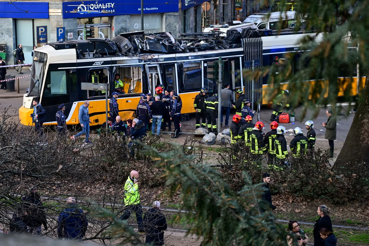 Milan tram crash leaves one dead and at least 40 injured