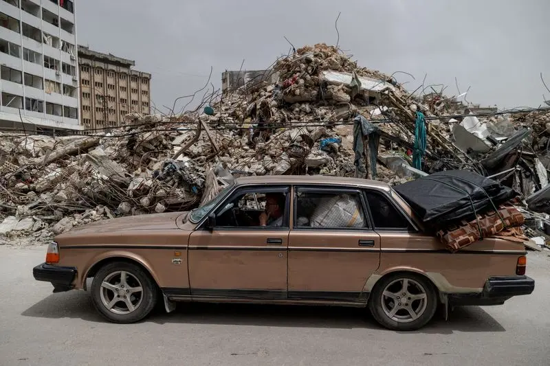 Israel Entrenches Hold on South Lebanon, Warns Residents to Stay Out