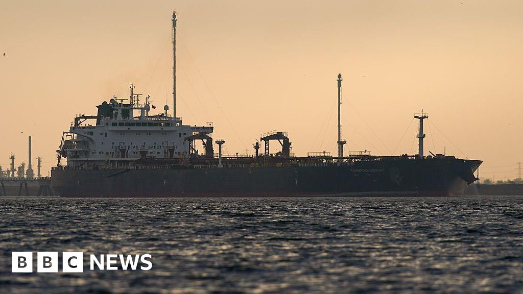 Tankers urged not to pay toll to Iran for use of strait
