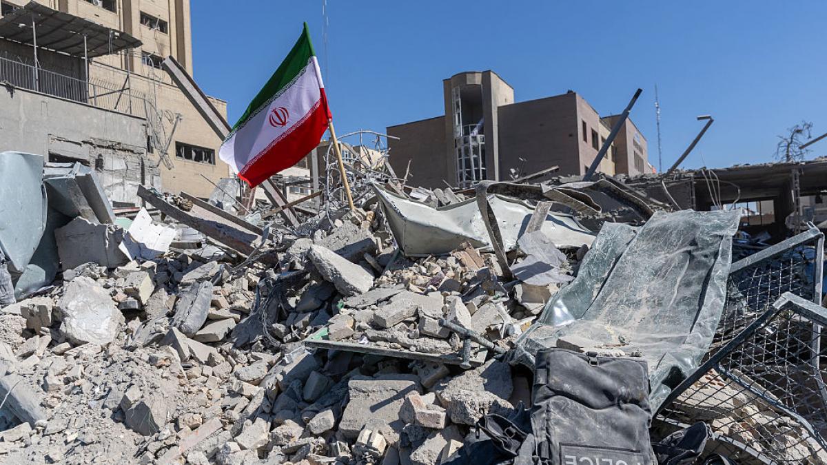 Israel lanza una ola de ataques contra infraestructura del régimen iraní en Teherán