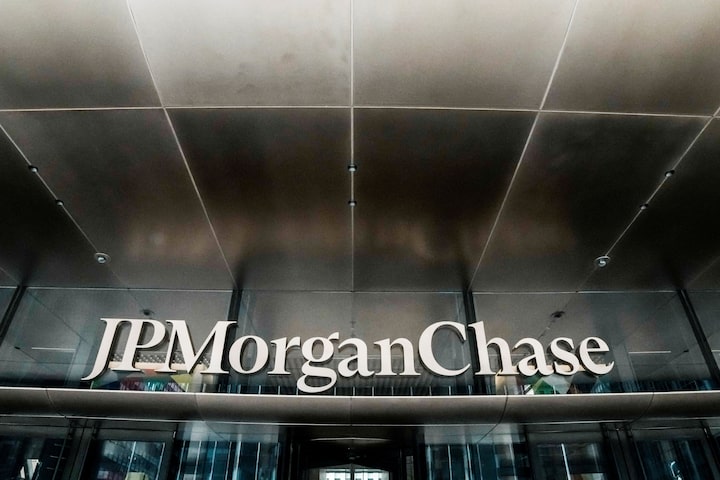 JPMorgan closely monitoring consumer health as inflation risks rise