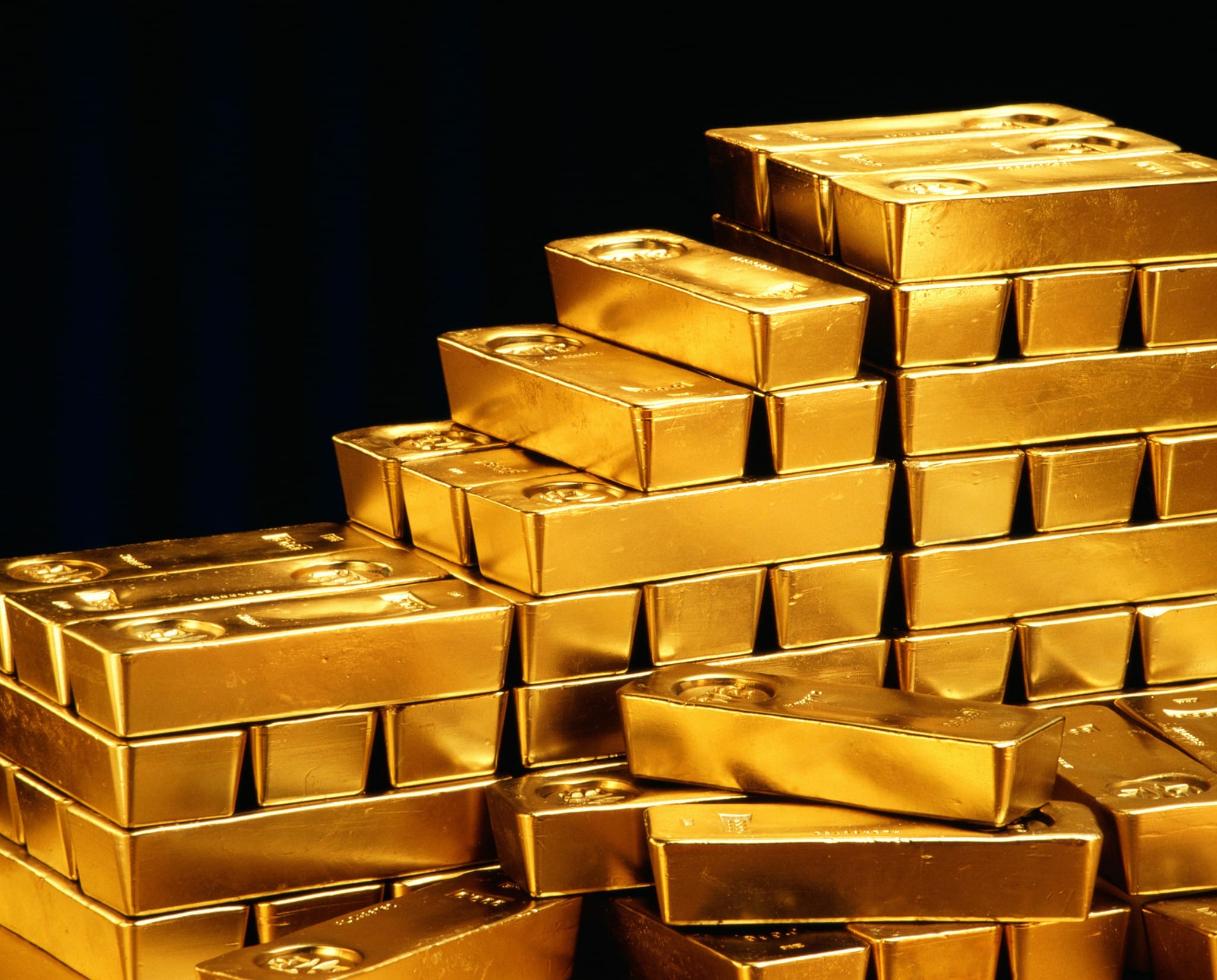 Gold Steady As Trump Pauses Iran Strike And Traders Await Fed Clues