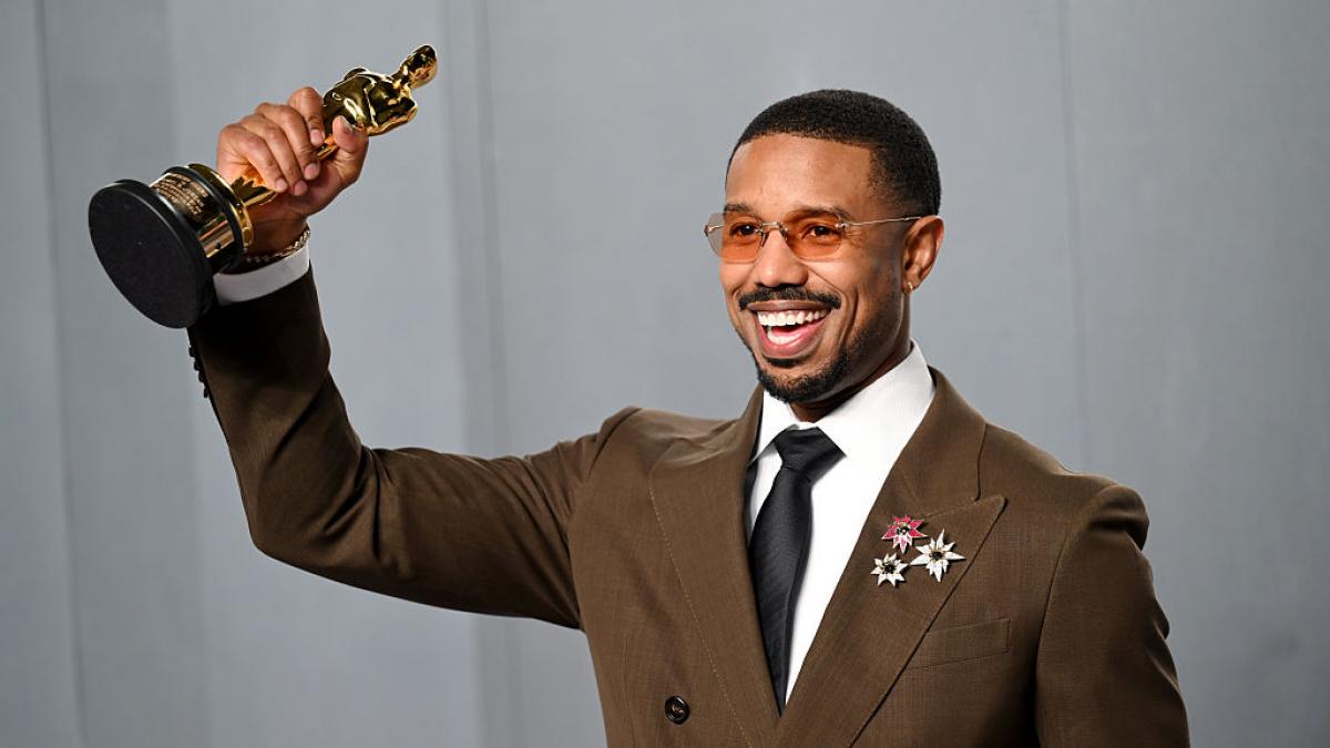 Michael B. Jordan le arrebata el Oscar a Chalamet y se marcha a celebrarlo en una hamburguesería