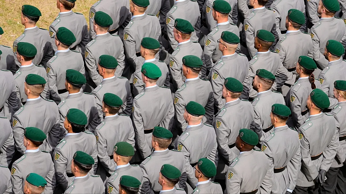 Going abroad: What will Germany's new military service act actually change