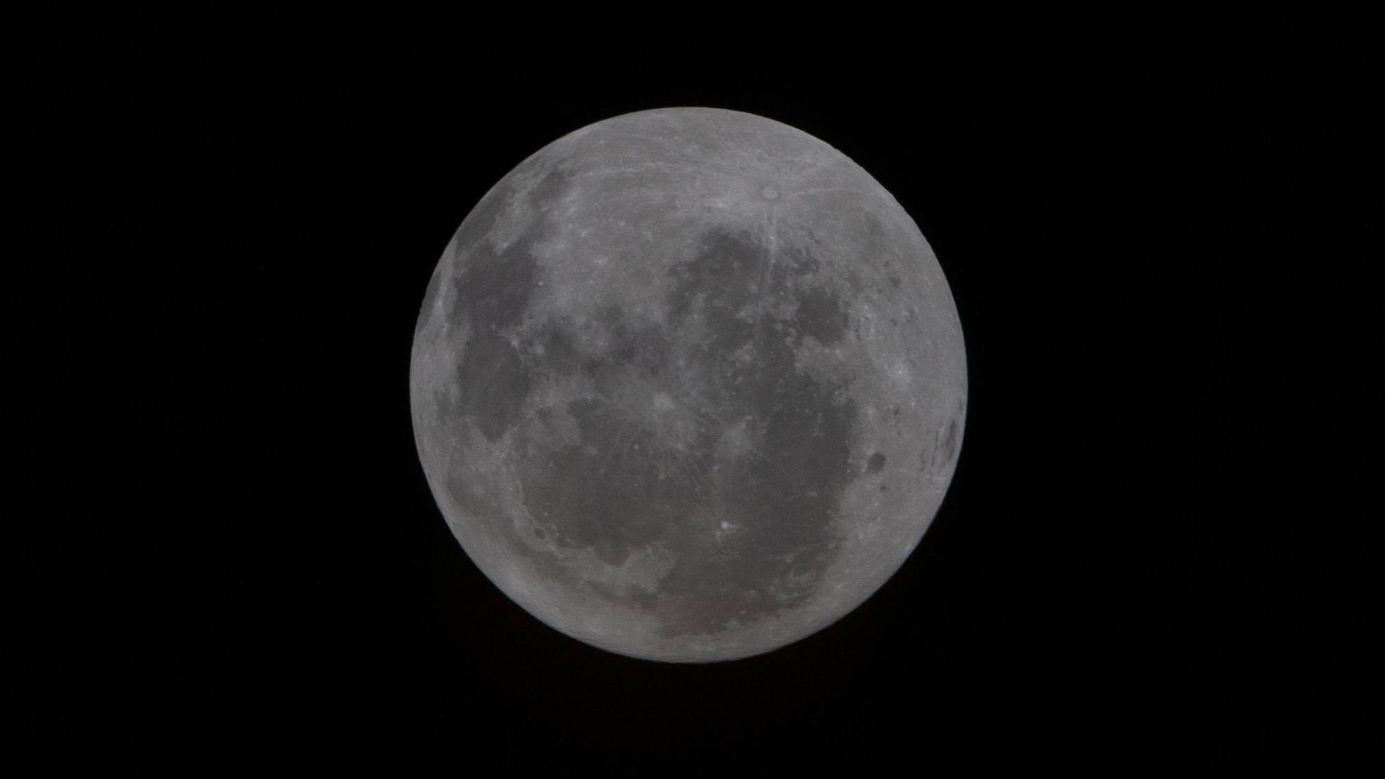 When the moon hits your eye from your Orion ship up high, that's a 'mare' for Artemis 2