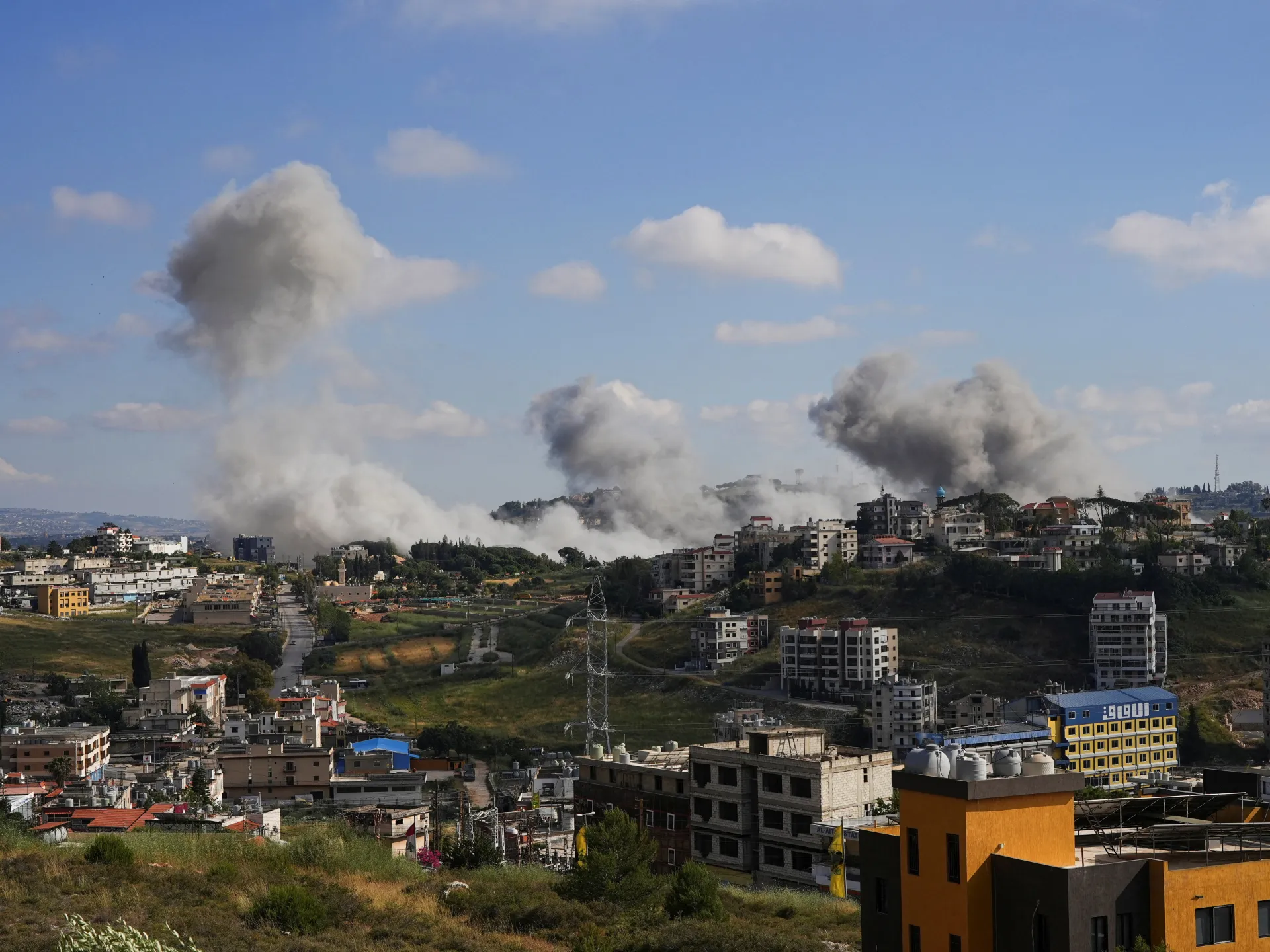 Israel to intensify Lebanon offensive to 'crush' Hezbollah