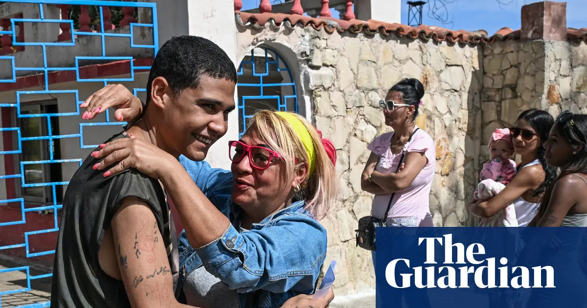Cuba to pardon more than 2,000 prisoners as US eases fuel blockade