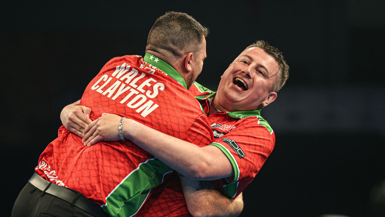 World Cup of Darts: Wales' Jonny Clayton and Nick Kenny get off to winning ways as Germany, Ireland also win