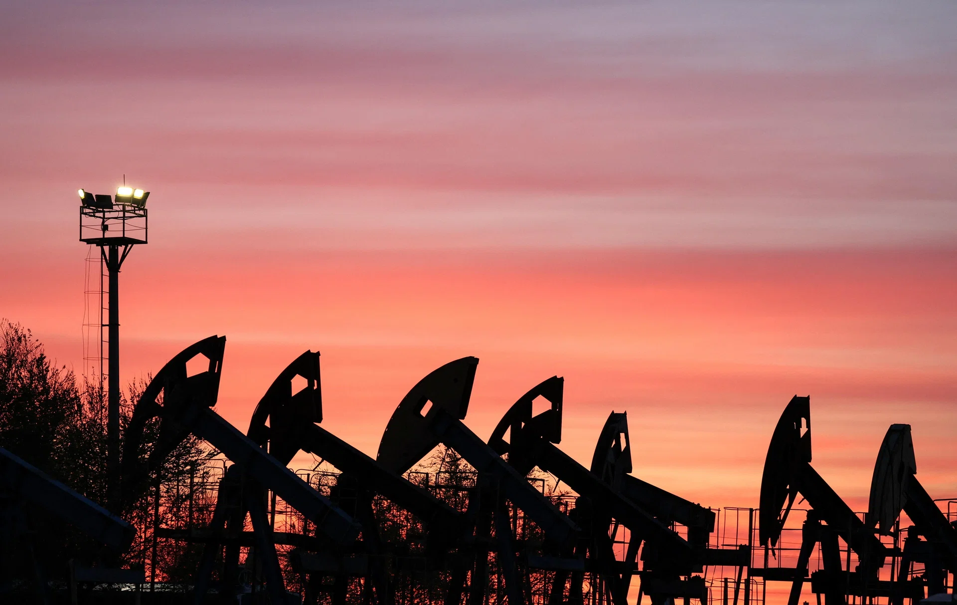 Oil prices rise above US$110 as no end to Iran war stand-off seems in sight
