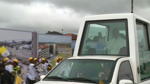 Pope in Equatorial Guinea criticises prison conditions