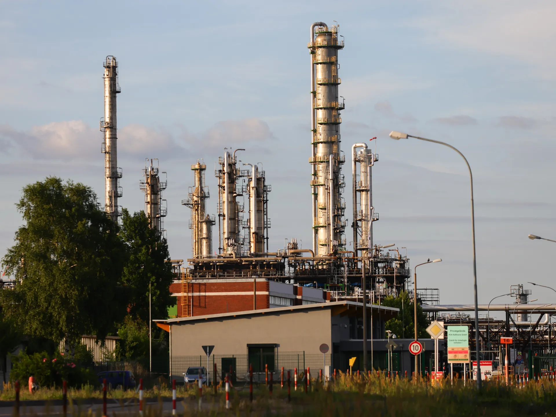 Russia Says Will Halt Oil Flow to Germany via Druzhba Pipeline