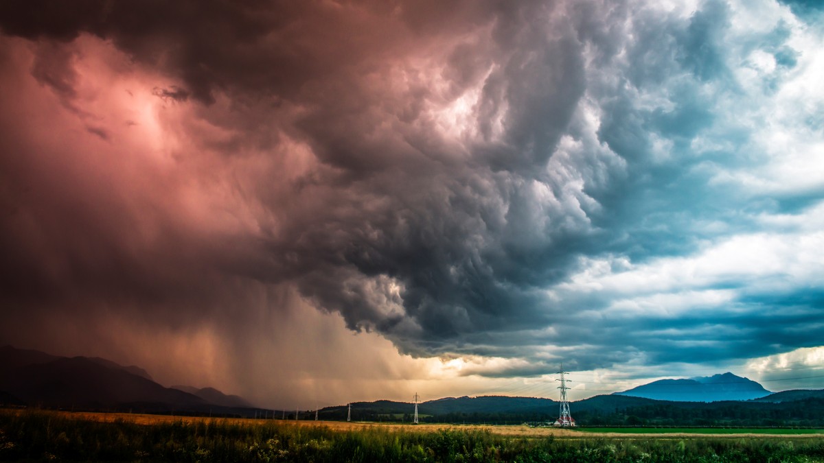 US forecasters say chances of strong El Nino growing