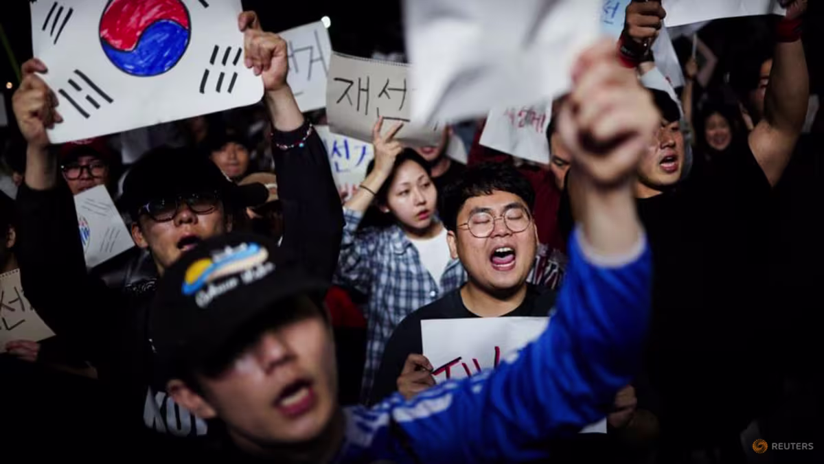 South Korean protesters keep calling for re-run of election after ballot shortage