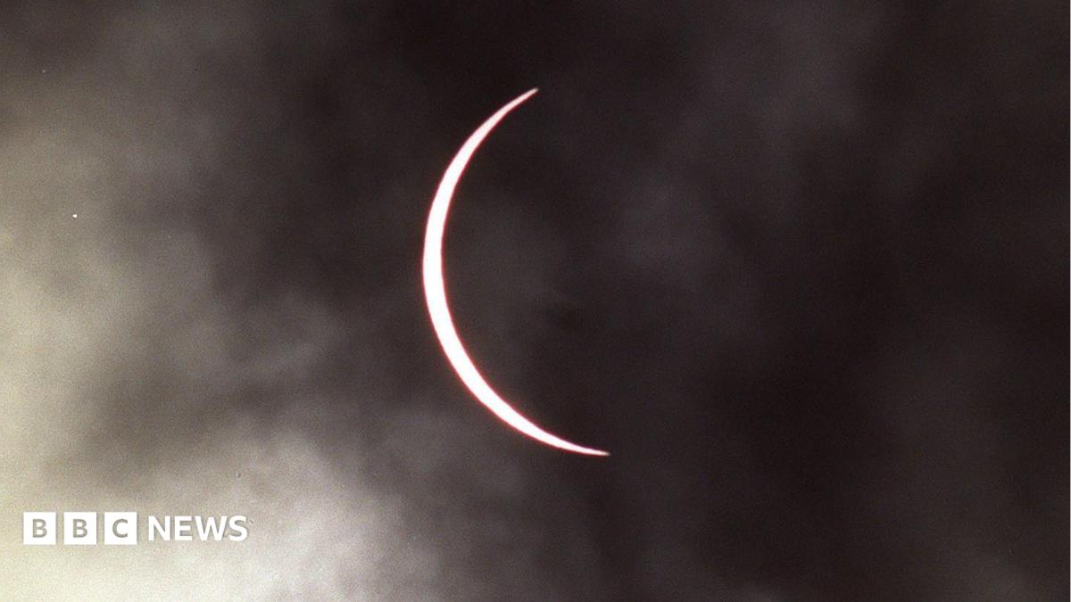 'Day turned into dusk' in 1999 total solar eclipse