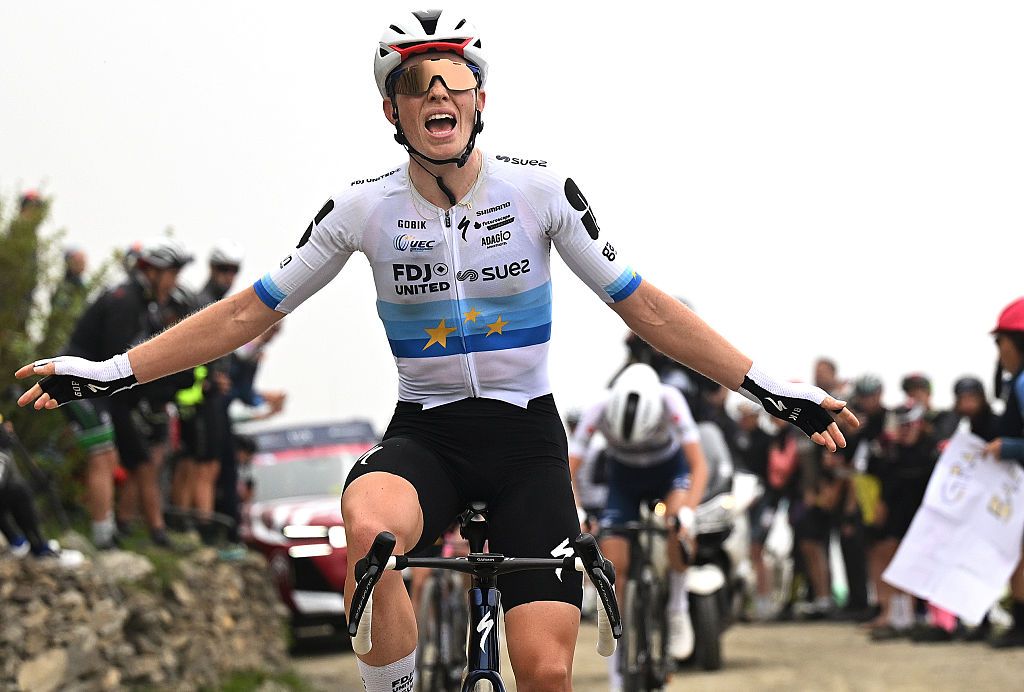 Demi Vollering powers across gravel sector of Colle delle Finestre to win compressed stage 8 and second stage of race