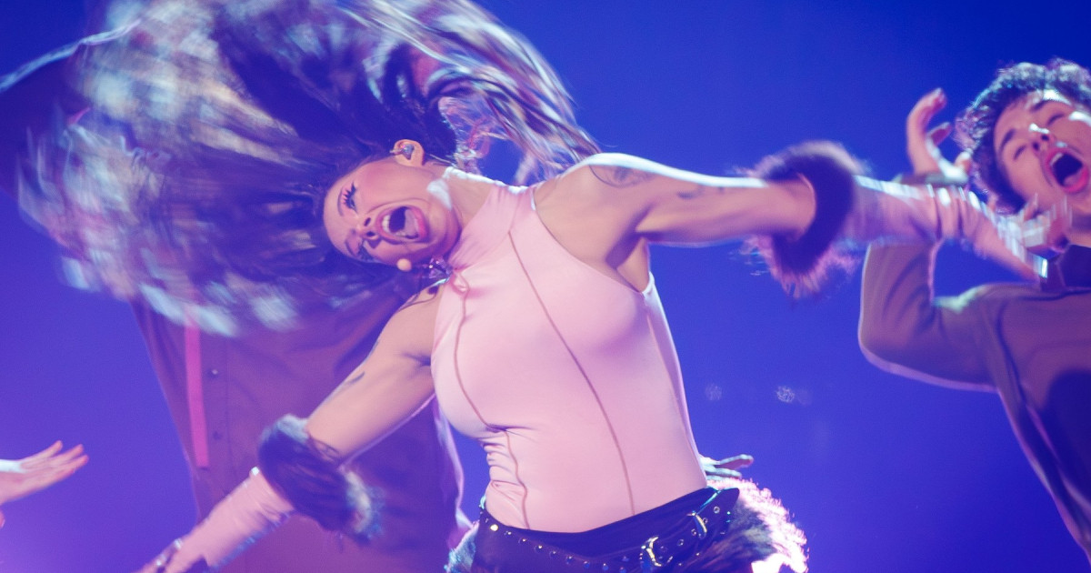 „Am vrut să renunț de două ori la Eurovision”. Dara, dezvăluiri despre ADHD și presiunea competiției: „Stăteam în pat și tremuram”