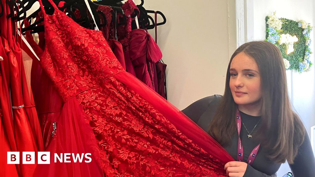 The young people rejecting a bank-breaking prom