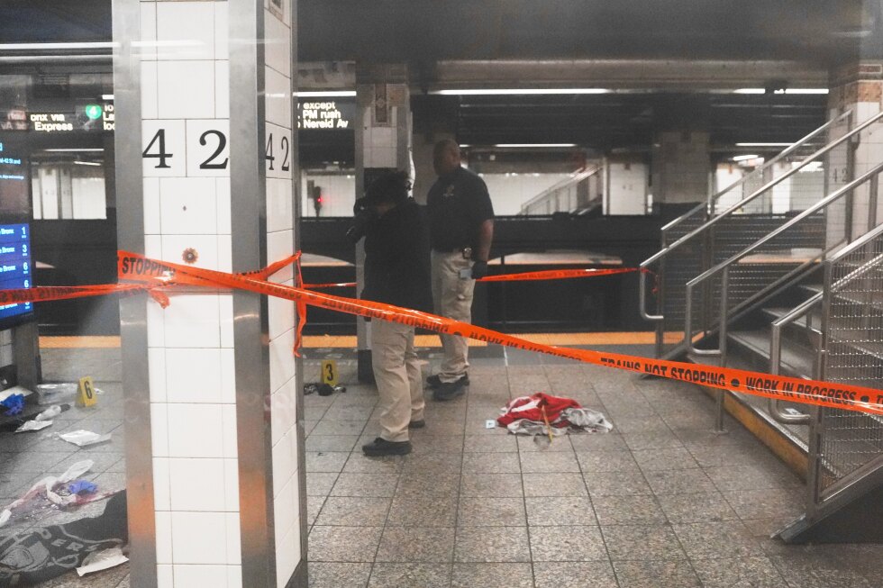 New York subway stabbings leave 3 hurt as police shoot and kill knife-wielding man, officials say