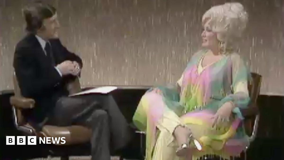 'We used flour for powder' - Dolly reflects on early life in 1979 BBC interview