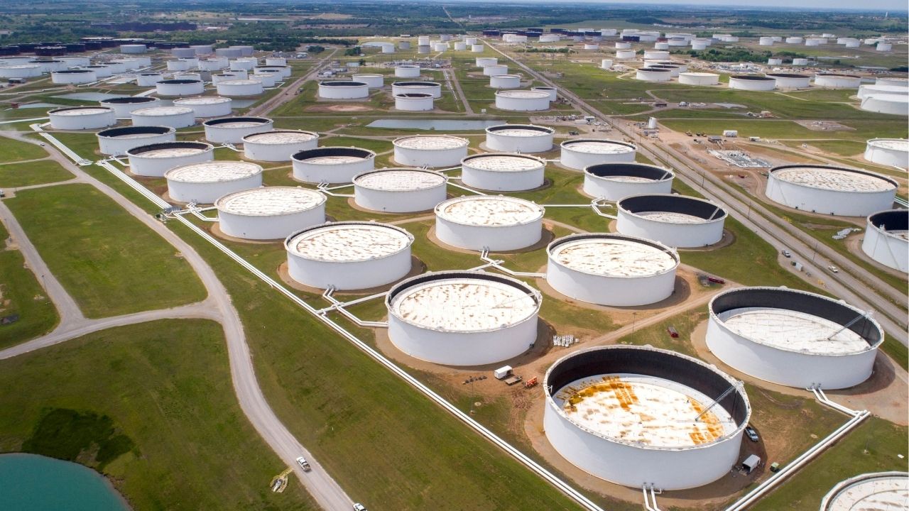 Oil Prices Rise More Than $2 on Israel Strikes on Lebanon