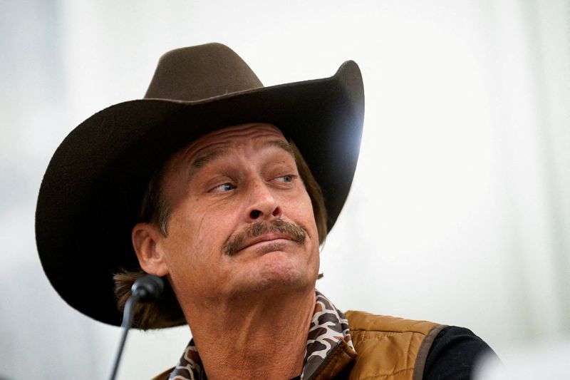 US Army reviewing helicopters near Kid Rock’s house and anti-Trump protests