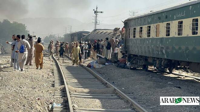 At least 20 killed, 25 injured as blast targets train in southwestern Pakistan