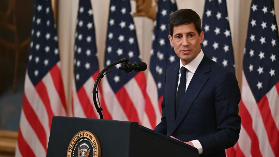 Kevin Warsh Sworn in as Fed Chair, Trump Says He Wants Him to Be 'Totally Independent'