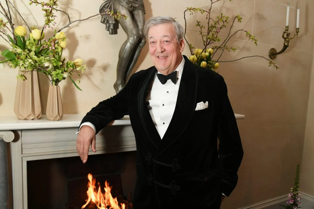 Stephen Fry launches £100k lawsuit against tech conference over fall