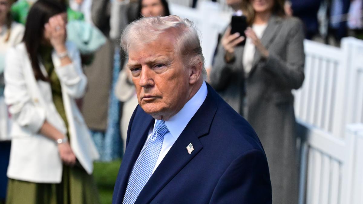 Trump vuelve a la carga con los aranceles y amenaza con aplicar uno del 50% a quienes suministren armamento a Irán