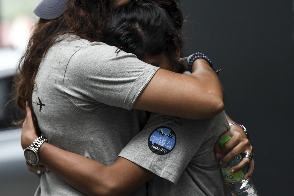 MH370 families urge government to extend ‘no find, no fee’ search deal