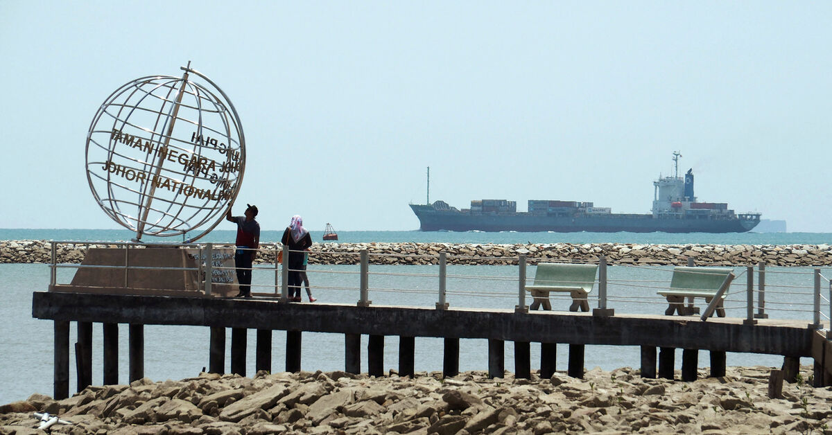 Explainer-Hormuz crisis throws spotlight on world's largest 'chokepoint' - the Malacca Strait